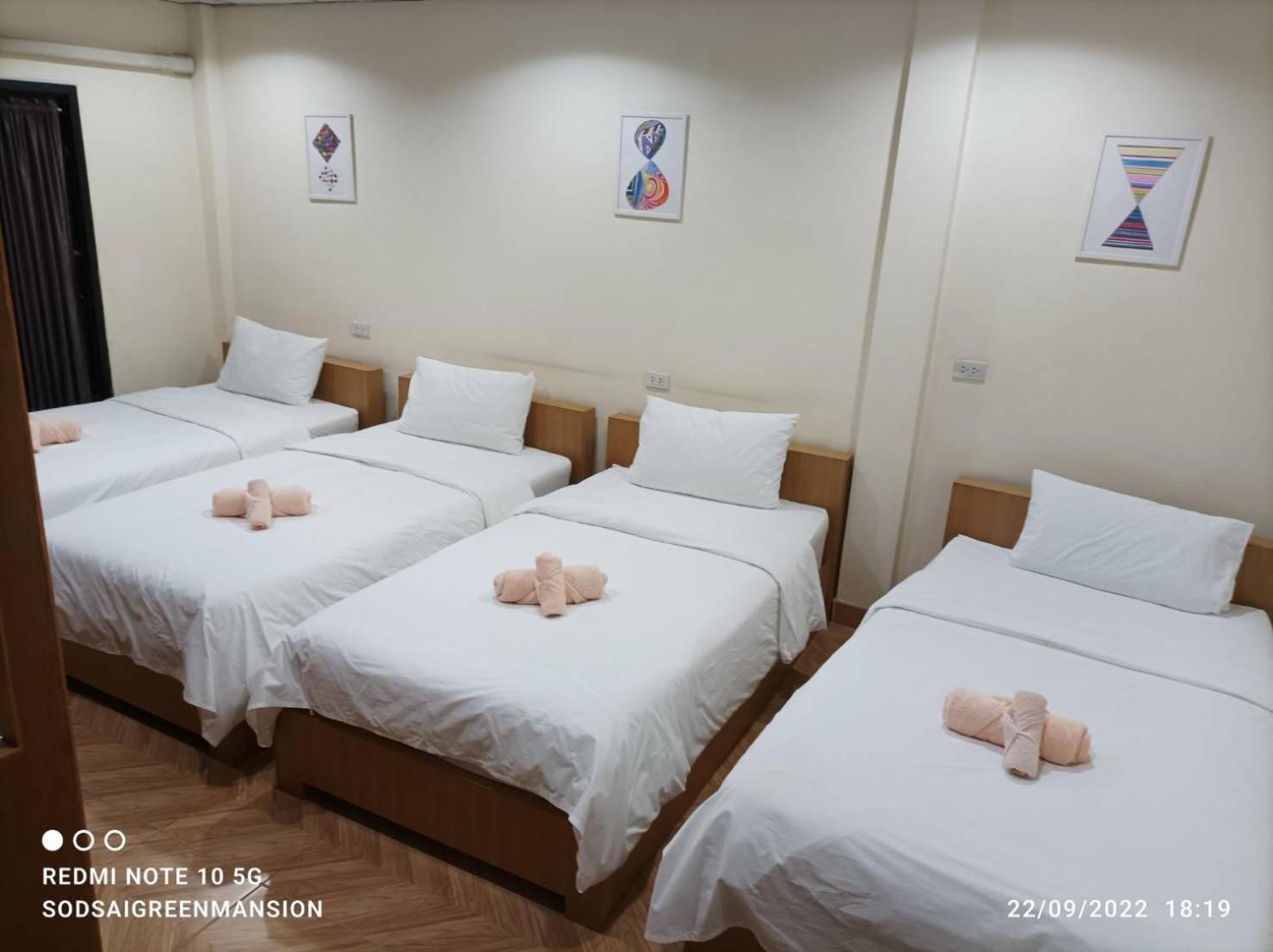Double D Rooms & Cafe กรุงเทพมหานคร ภายนอก รูปภาพ